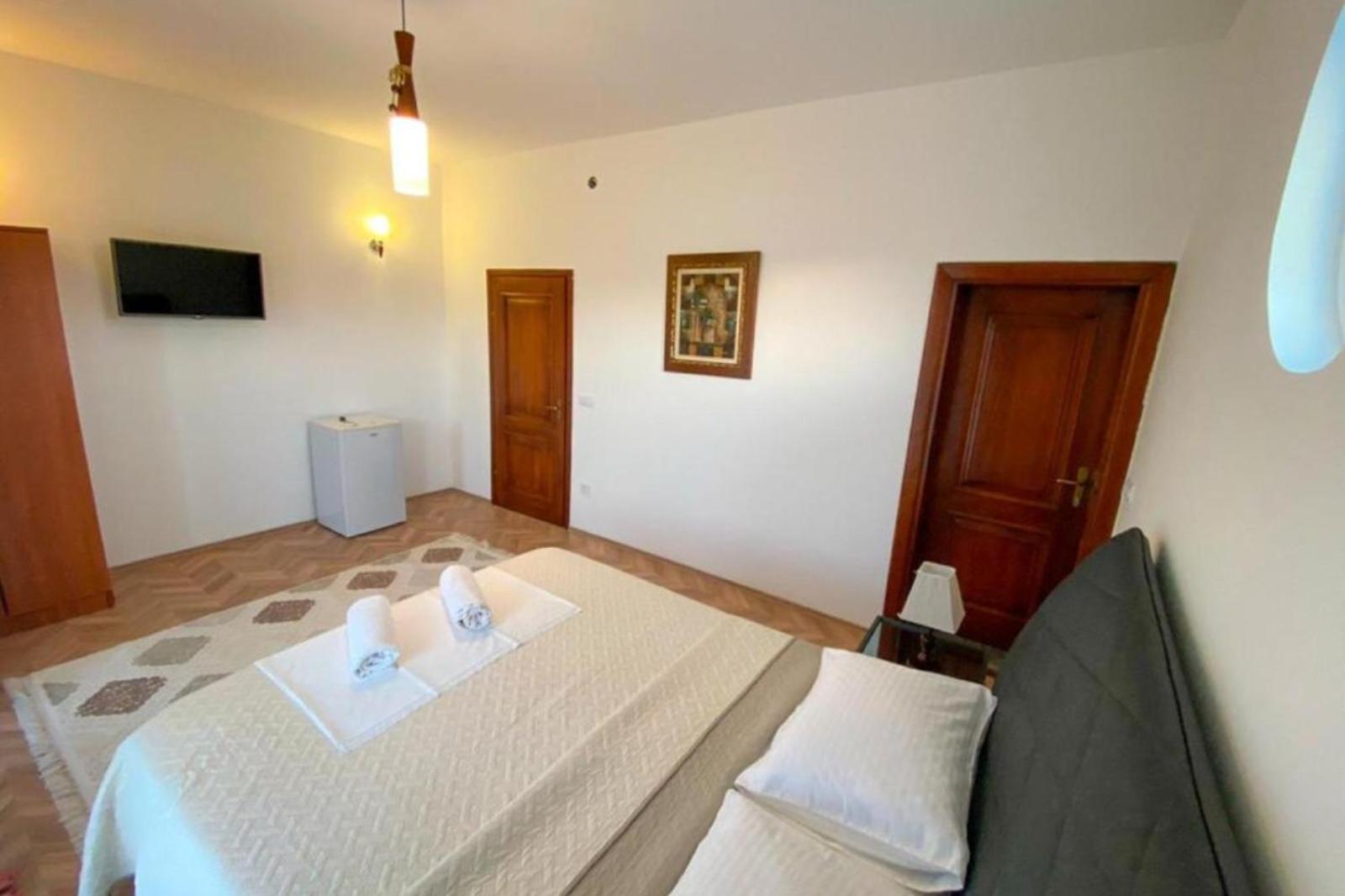 B&B Lovac Azurina Ulcinj Exterior foto